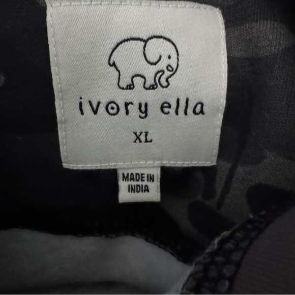 Ivory Ella Gray Elephant Camo Hoodie Size Extra Large - Picture 6 of 8